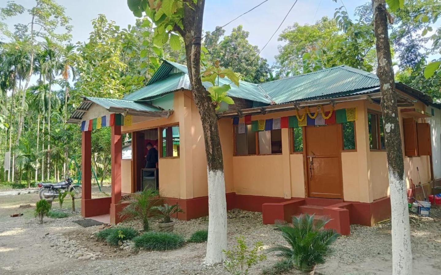 Leo Jungle Retreat By Stayapart , Jaldapara Madari Hat Экстерьер фото